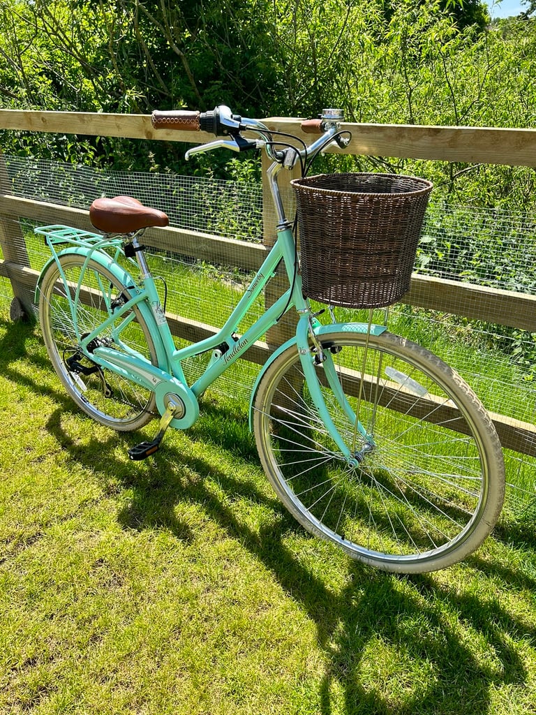 Pendleton Somerby Bike - Mint 17" with wicker basket