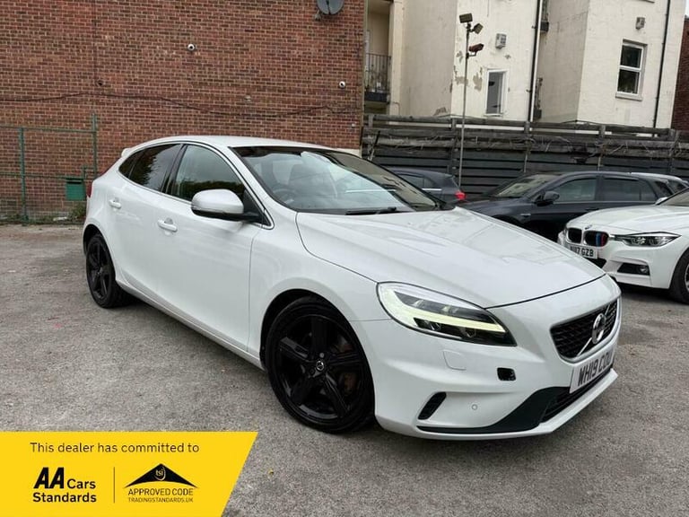 image for 2019 Volvo V40 1.5 T3 R-Design Edition Auto Euro 6 (s/s) 5dr HATCHBACK Petrol Automatic