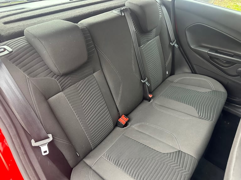 2014 ‘14’ Ford Fiesta 1.25 Zetec * low miles full service history* 