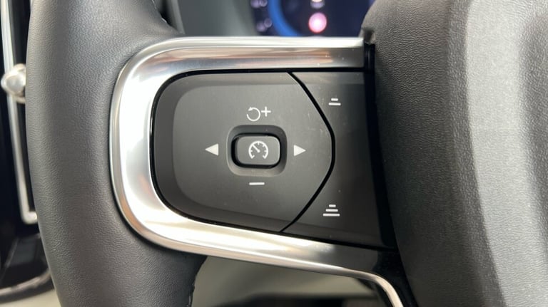 2024 Volvo XC40 Ultra, B3 Mild hybrid, Petrol, Bright (Blond Leather, Panoramic Sunroof) Estate P...