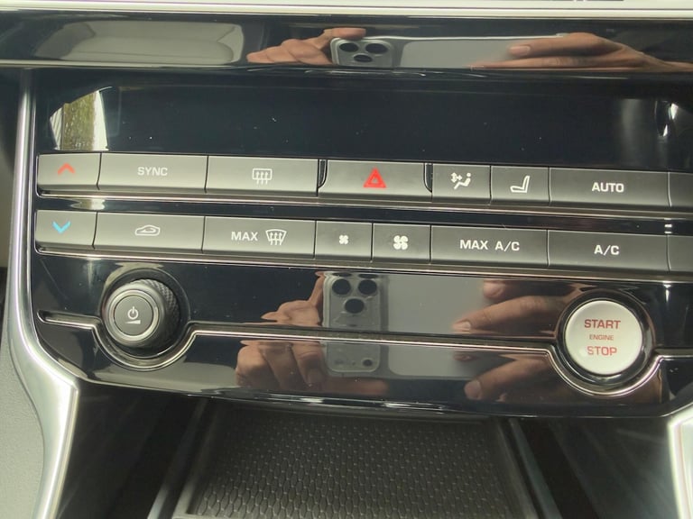 2016 Jaguar XE 2.0d R-Sport Auto Euro 6 (s/s) 4dr SALOON Diesel Automatic