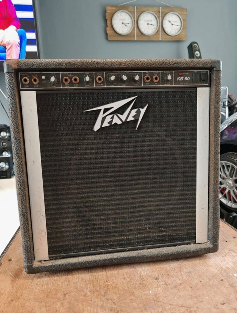 PEAVEY KB60 AMPLIFIER 