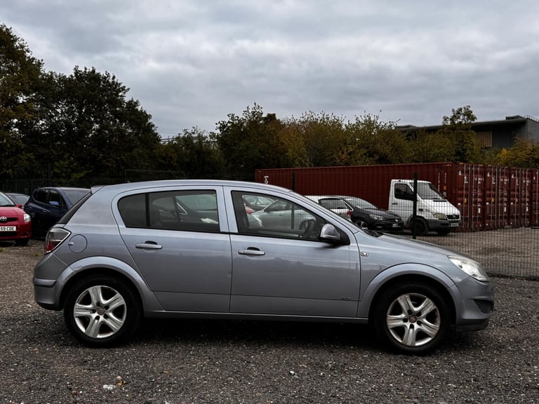 2009 Vauxhall Astra 1.6i 16V Club [115] 5dr HATCHBACK PETROL Manual