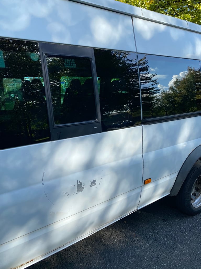 Ford Transit 17 Seater Minibus 