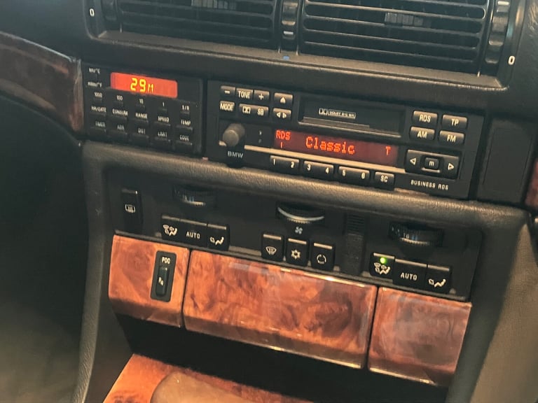 1994 BMW 7 Series 730i SE 4dr Auto SALOON Petrol Automatic