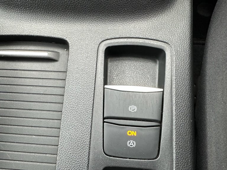 2019 Ford Focus 1.0T ECOBOOST TITANIUM 5dr EURO 6 (s/s) (125 ps) WITH SERVICE HISTORY  Hatchback ...