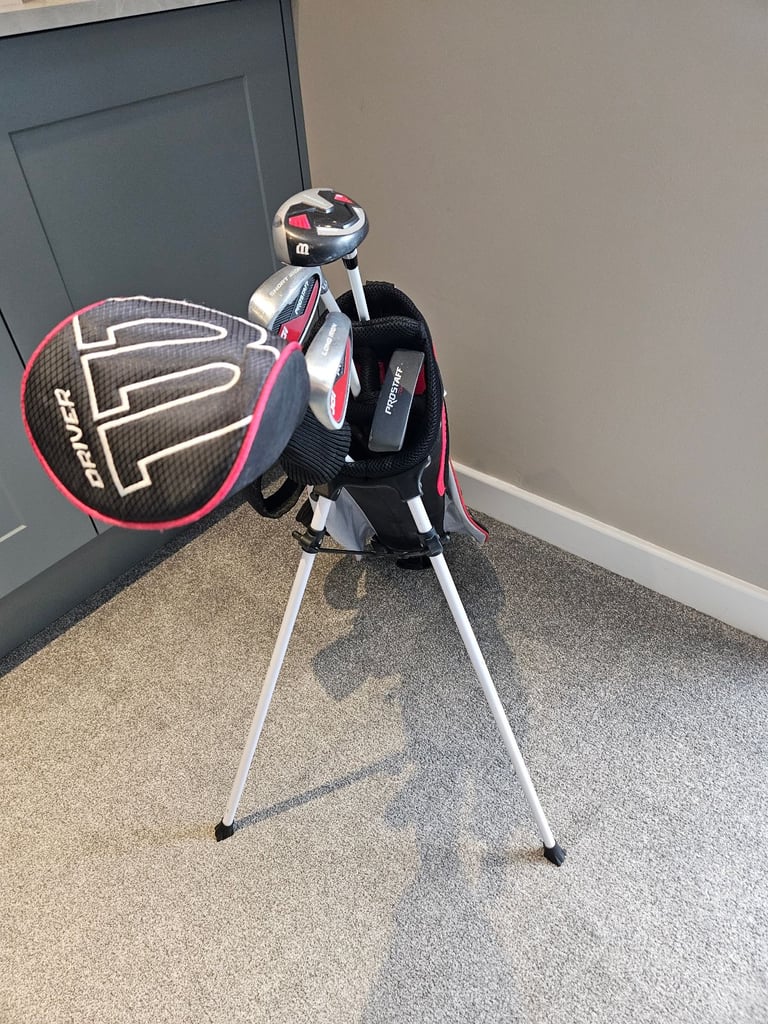 Wilson Prostaff Junior JGi standing golf bag and 5 clubs unisex right handed age 11-14