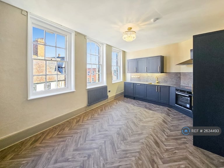 image for 3 bedroom flat in High Street, Tewkesbury, GL20 (3 bed) (#2634493)