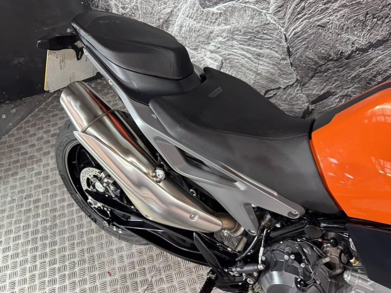 KTM DUKE 790 2023