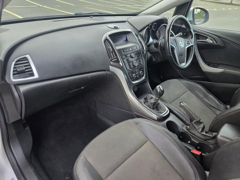2013 Vauxhall Astra 1.7 CDTi ecoFLEX SE Sports Tourer Euro 5 (s/s) 5dr ESTATE Diesel Manual