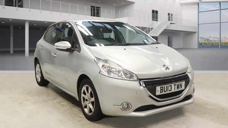 PEUGEOT 208 1.2 VTi Active 2013