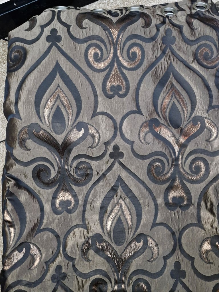 Long Eyelet Curtains. Each panel approx 280cm x 280cm 