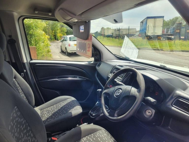 2016 ON 16 PLATE VAUXHALL COMBO 2300 L1HI CDTI SWB DIESEL CREW VAN NO VAT