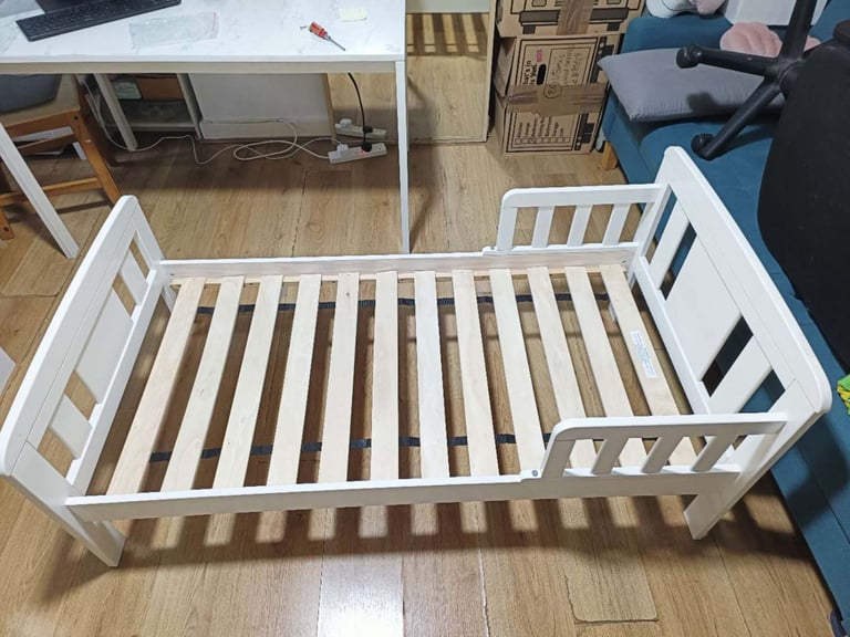 John Lewis' Boris Toddler Bed, White colour (90% new) £30