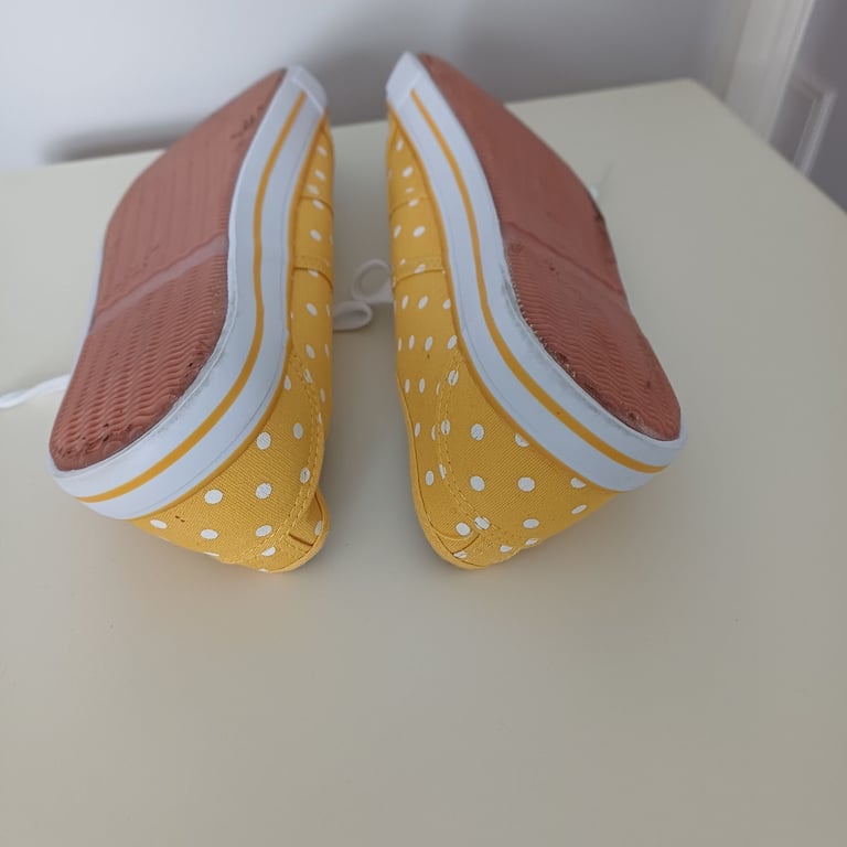 Yellow/white canvas pumps - size 6