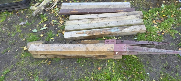 Fence posts 