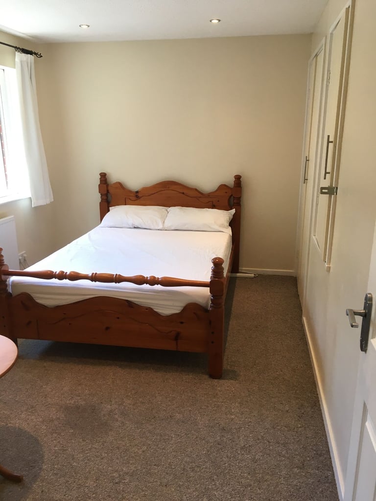 image for Double Room + Bathroom + Kitchen + Parking in garden.