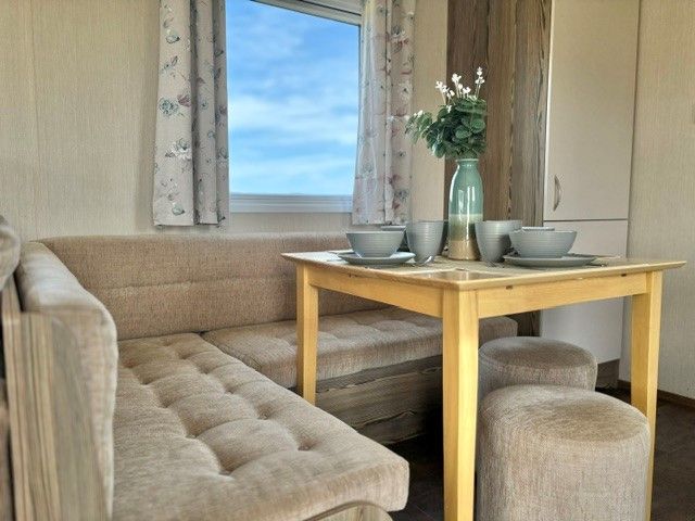 CHEAP STATIC CARAVAN FOR SALE AT BROADLAND SANDS HOLIDAY PARK - 11.5 MONTH OWNER SEASON