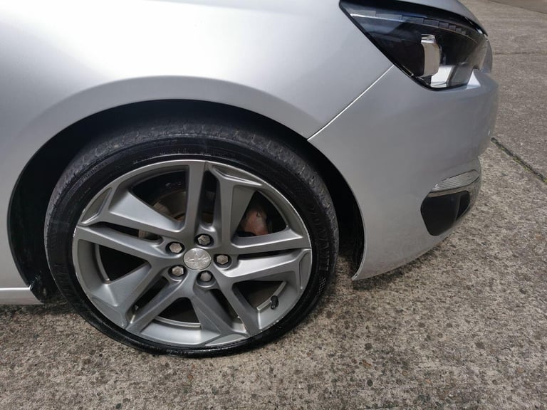 PEUGEOT 308 1.6 e-HDi Feline 2014