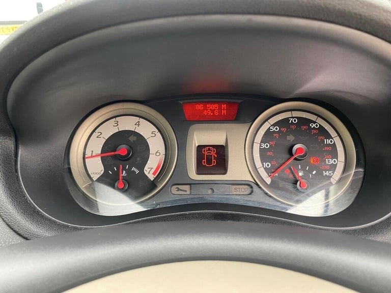 2007 Renault Clio 1.6 VVT Initiale 5dr HATCHBACK PETROL Manual