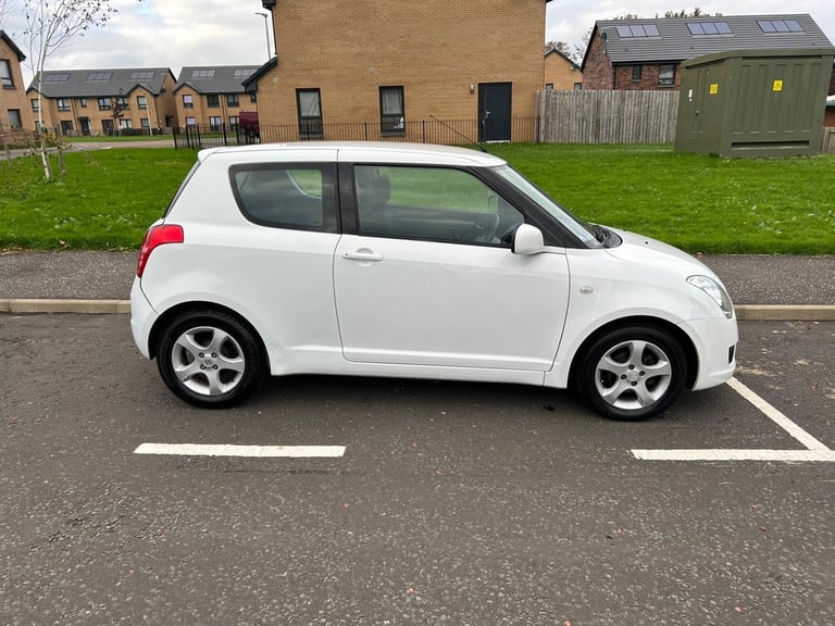 SUZUKI SWIFT 1.3 PETROL ONLY 36.000 LOW MILES MOT MARCH 26 FANTASTIC CONDITION 
