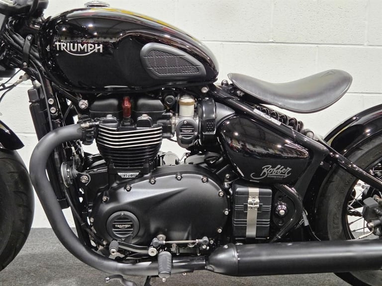 Triumph Bobber BLACK! LOADS OF EXTRAS