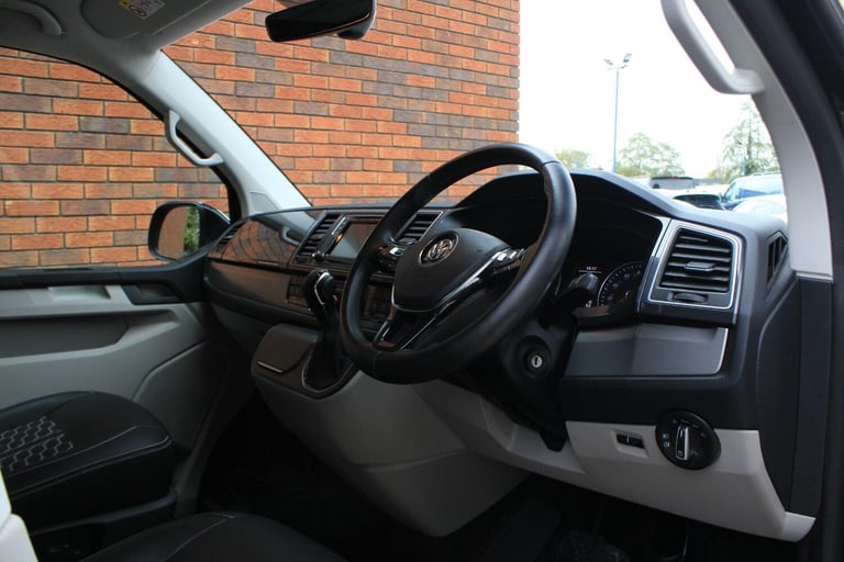 2019 Volkswagen Transporter 2.0 BiTDI T32 BlueMotion Tech Highline Kombi DSG FWD SWB Euro 6 (s/s)...