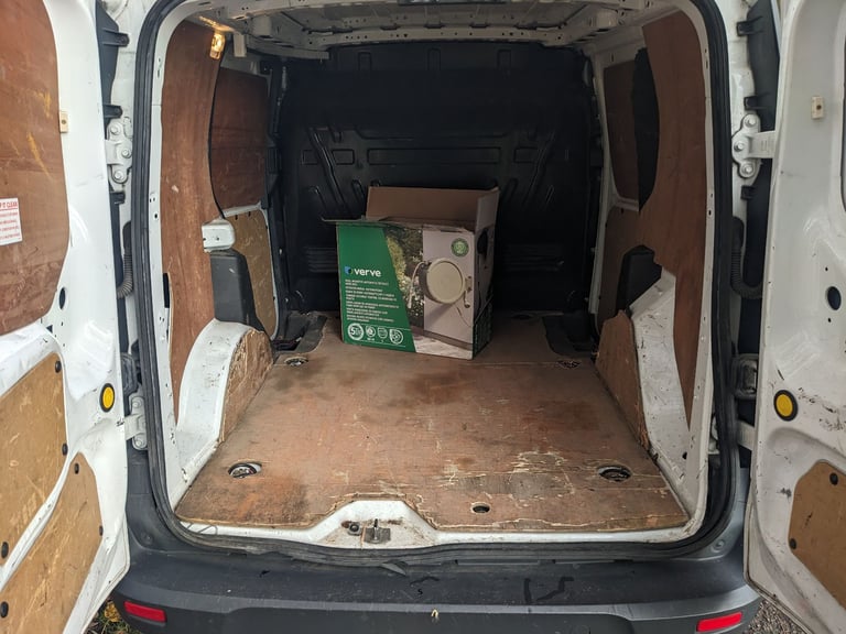 transit connect EURO 6, px a leasure, very economical,any inspection only £3195 no vat