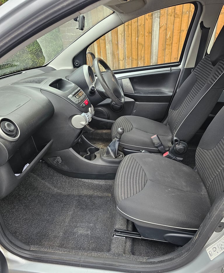 Peugeot, 107, Hatchback, 2013, Manual, 998 (cc), 5 doors