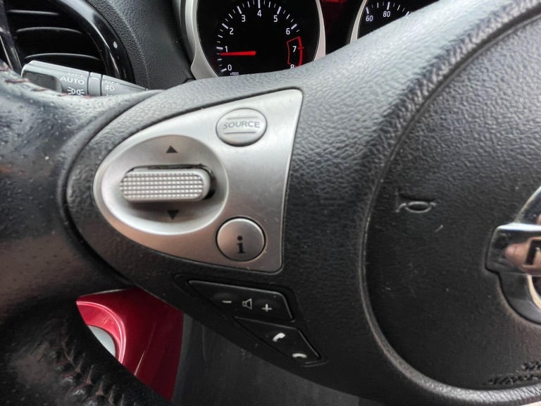 2015 Nissan Juke 1.6 Tekna XTRON Euro 5 5dr HATCHBACK Petrol Automatic