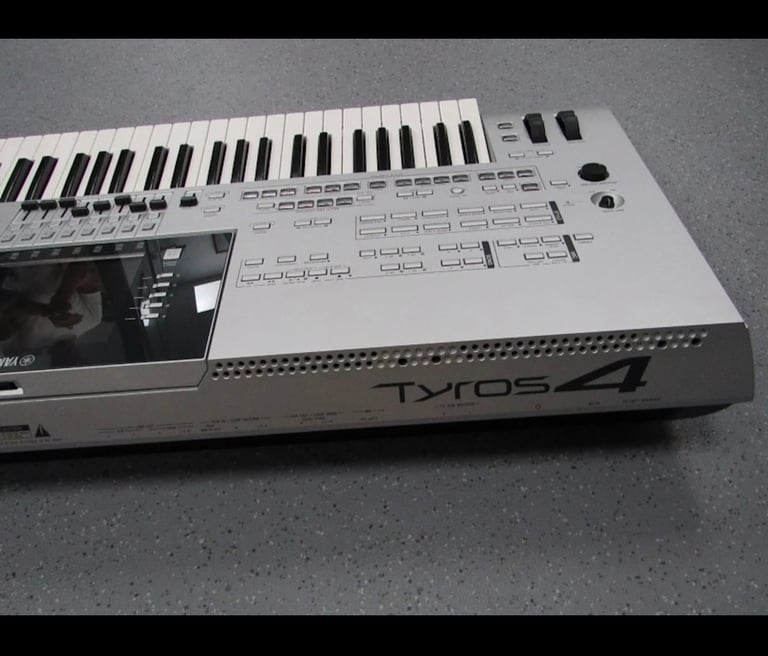 Yamaha Tyros 4 