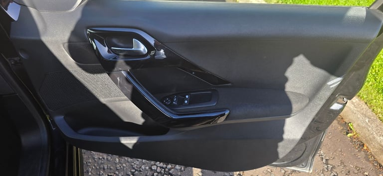 2018 PEUGEOT 208 ALLURE 1.2 ULEZ 