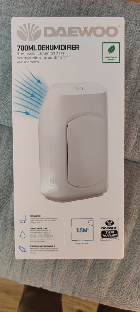 image for Daewoo 700ml dehumidifier 