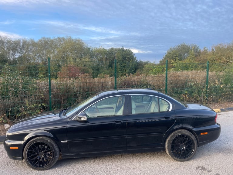 image for JAGUAR X-TYPE 2.2 D SOVEREIGN 09 REG BLACK 4 DOOR SALOON MOT DECEMBER 12TH 2025 SERVICE HISTORY