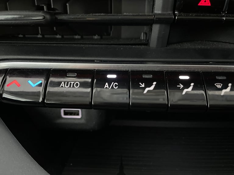 2022 Fiat 500e 42kWh RED Hatchback 3dr Electric Auto (118 ps) - CRUISE - SPEED LIMIT RECOG Hatchb...