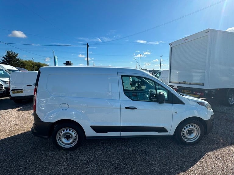 Ford Transit Connect 220 P/V L1 PANEL VAN AIR CON REVERSING CAMERA HOT WATER EUR