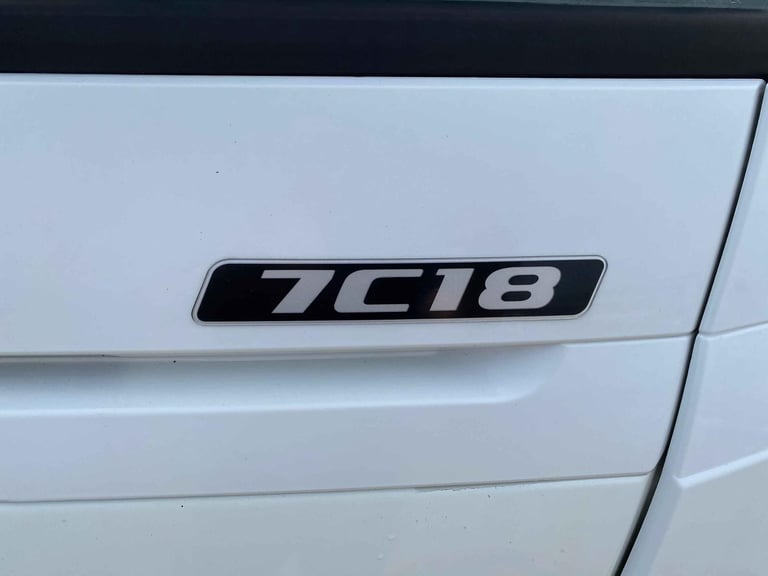 MITSUBISHI FUSO CANTER 7C18 7.5 TONNE BOX VAN 2021 – CN70 UYH