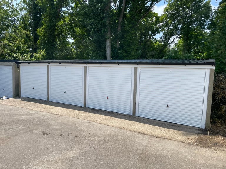 Garage/Parking/Storage to rent Manor Way Ashford, Kent TN23 3HD NEW