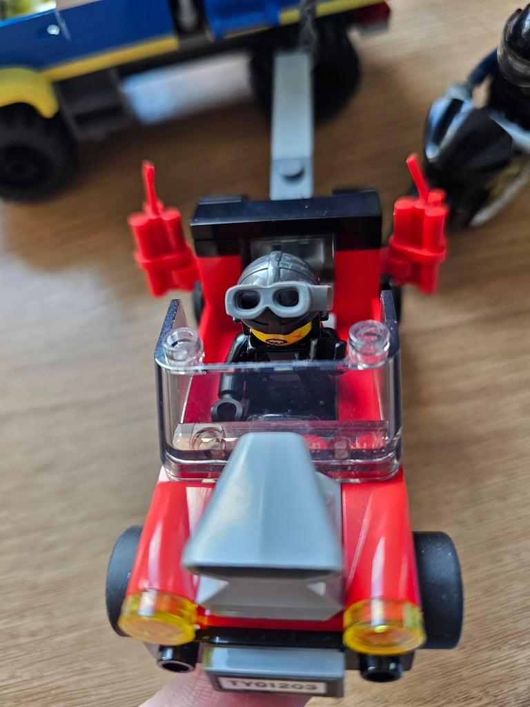 Lego set 60276 city- police prisioner transport 