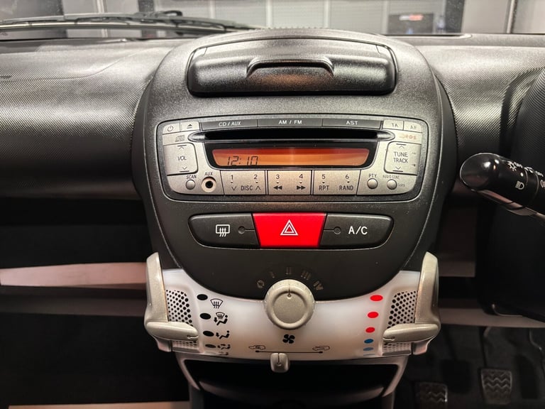 2013 Toyota AYGO 1.0 VVT-i Move with Style 5dr HATCHBACK Petrol Manual