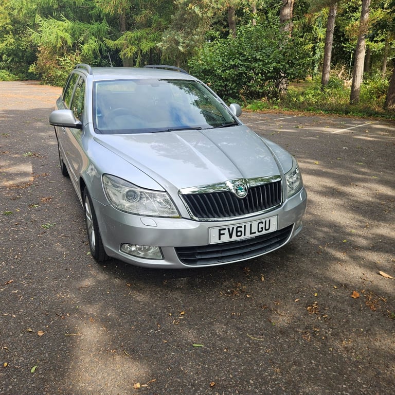 Skoda, OCTAVIA, Estate, 2011, Manual, 1598 (cc), 5 doors