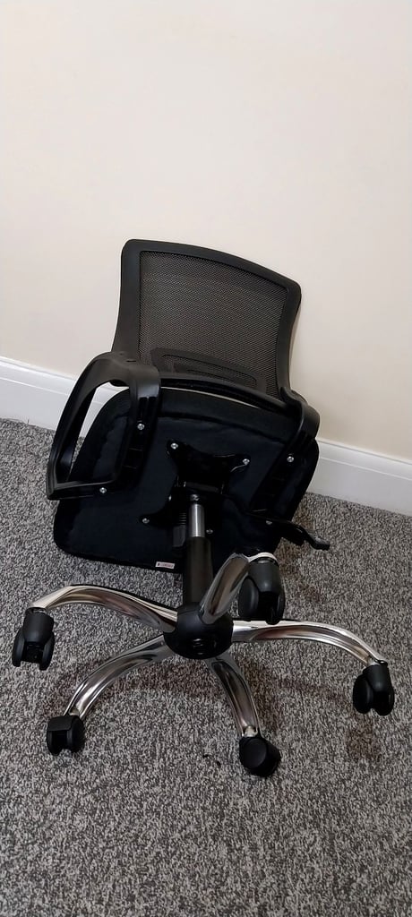 Ergonomic Office Desk Chair – Adjustable Mesh Swivel Seat