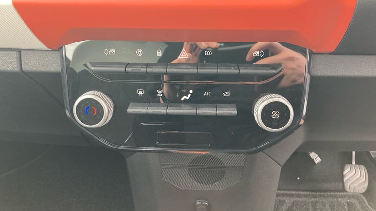 2025 Dacia Spring 27kWh Expression 65 48kW 5dr Auto Electric Hatchback Hatchback Electric Automatic