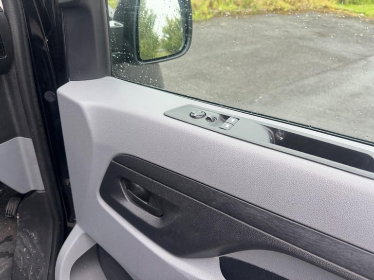 VAUXHALL VIVARO 1.5 Turbo D 2900 Dynamic 2022