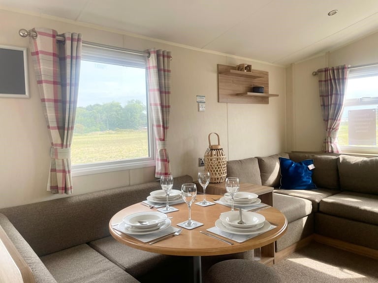 CHEAP STATIC CARAVAN FOR SALE AT BROADLAND SANDS HOLIDAY PARK - 11.5 MONTH OWNER SEASON