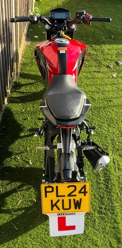 2024 KEEWAY RKF 125 ES 1 OWNER GENUINE 2400 MILES ONLY LOVELY LEARNER LEGAL BIKE