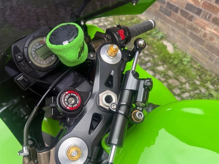 Kawasaki Ninja ZX-10R ZX10R ZX10-R, C1H, 2004, Clean, Akrapovic FSH, delivery,