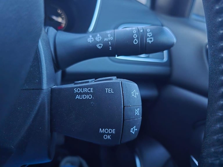 2016 Renault Megane 1.5 dCi Dynamique S Nav EDC Euro 6 5dr Hatchback Diesel Automatic