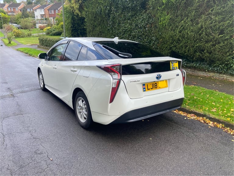 Private hire vehicle licensed Reigate and Banstead licensed taxi