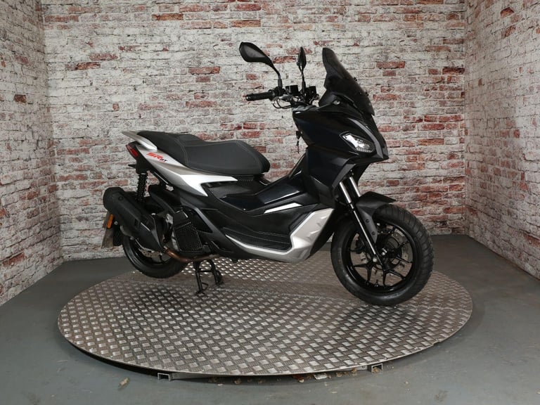 APRILIA SR - 2024 Petrol Automatic in Black